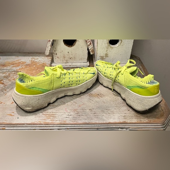 Nike Size 7 Space Hippie 04 Light Lemon Twist Green Sneakers - Picture 5 of 9
